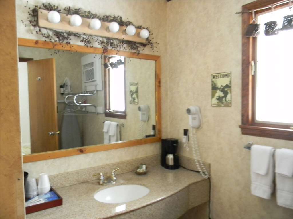 Adirondack Lodge Old Forge Room photo
