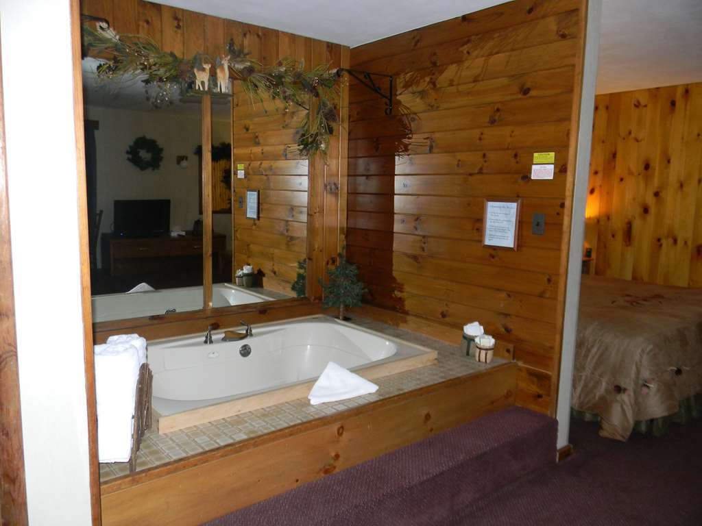 Adirondack Lodge Old Forge Room photo