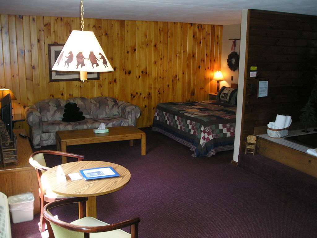 Adirondack Lodge Old Forge Room photo